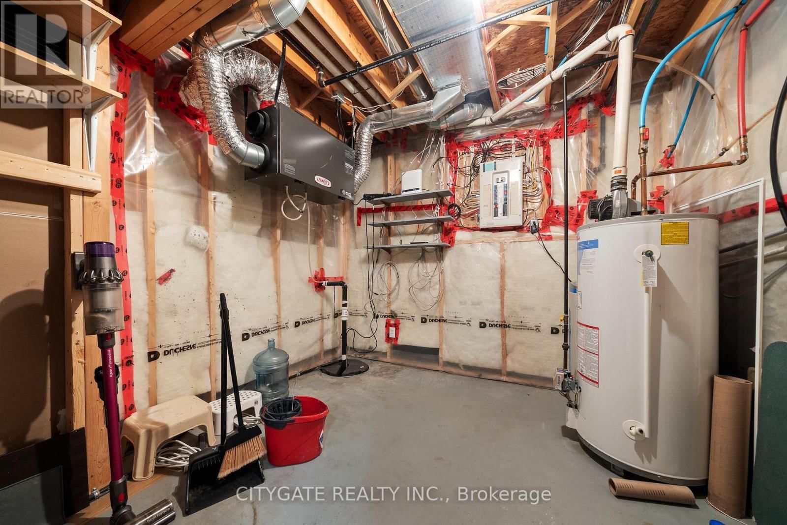 43 FOLLWELL CRESCENT Image 32