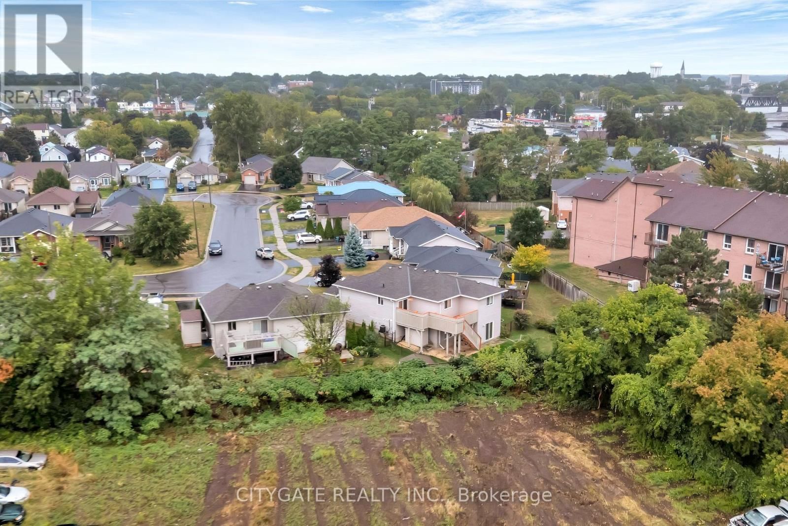 43 FOLLWELL CRESCENT Image 39