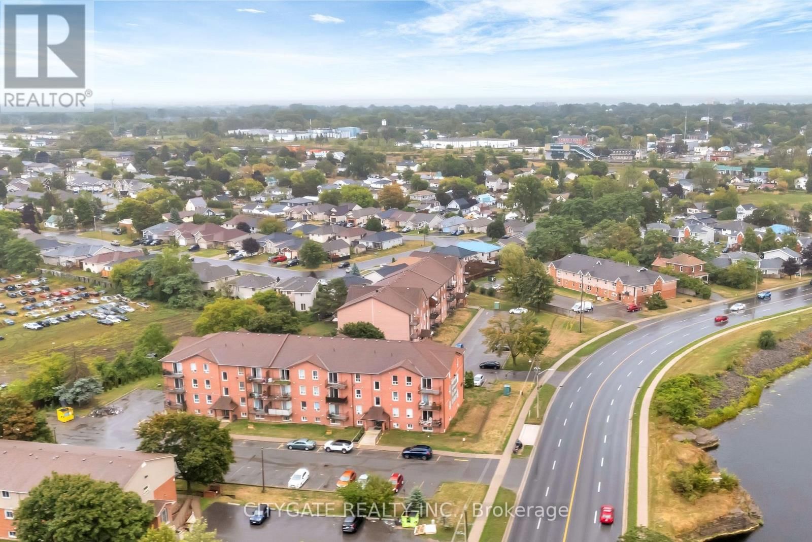 43 FOLLWELL CRESCENT Image 43