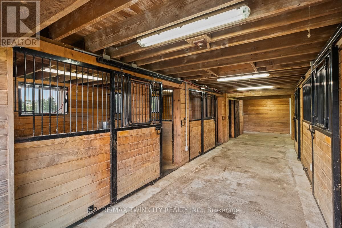 1532 6TH CONCESSION ROAD WEST Image 10