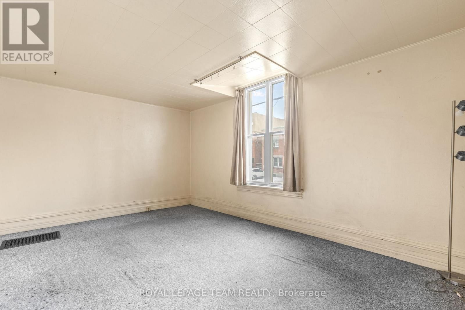 498 GLADSTONE AVENUE Image 9