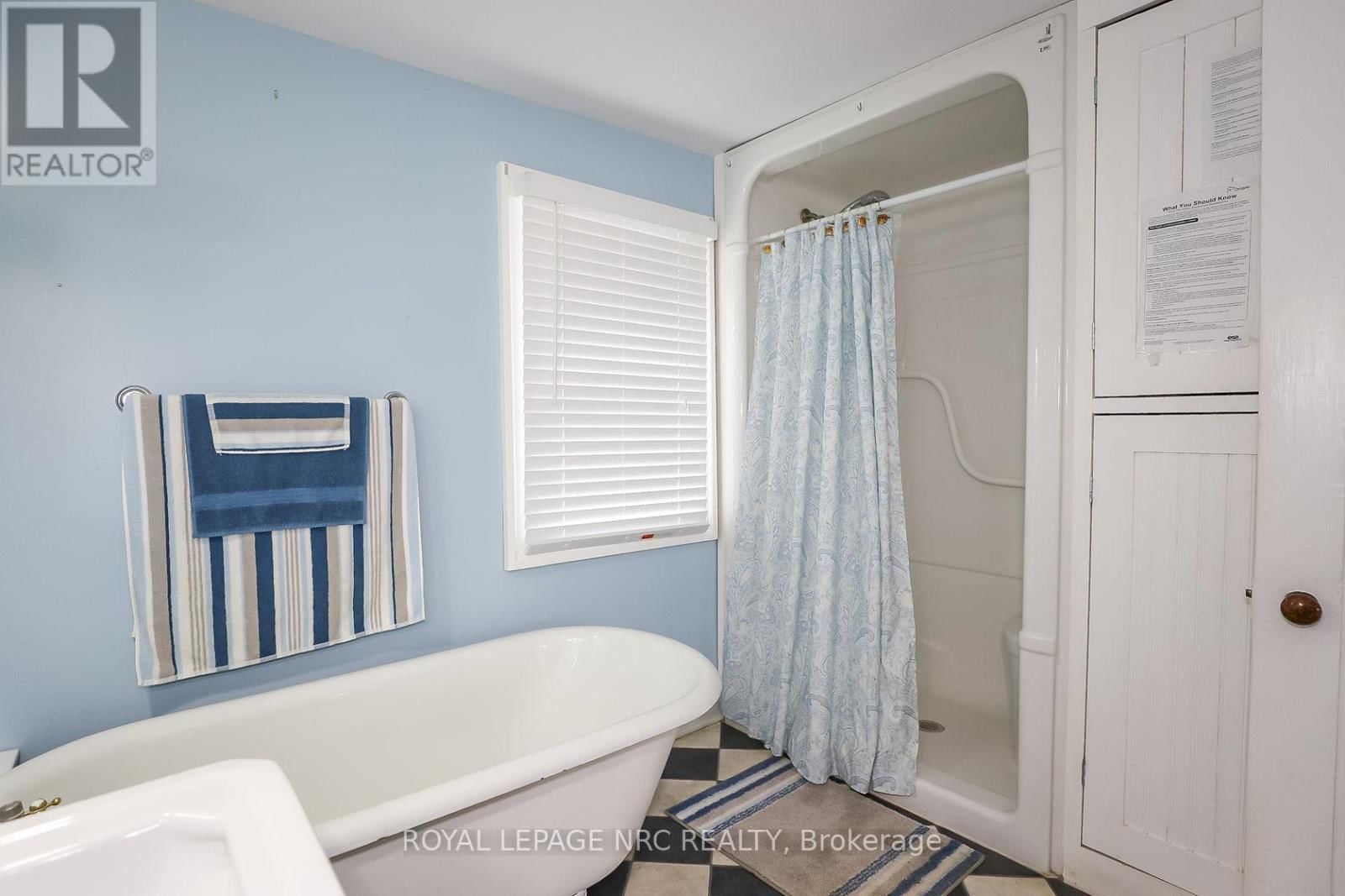 264 RIDGE ROAD NORTH Image 25