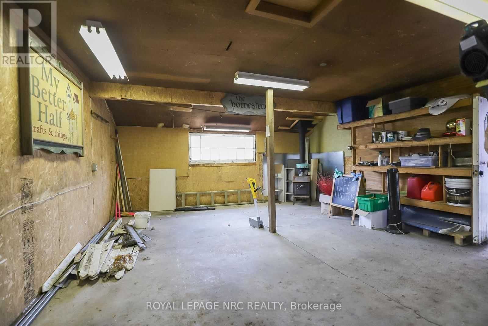 264 RIDGE ROAD NORTH Image 35