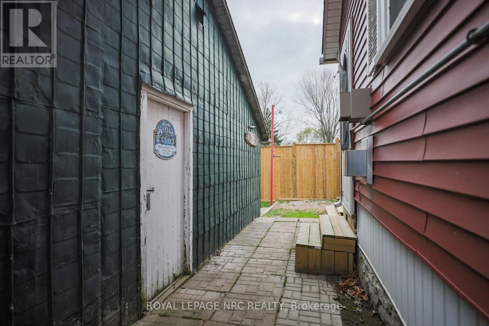 264 RIDGE ROAD NORTH Image 41