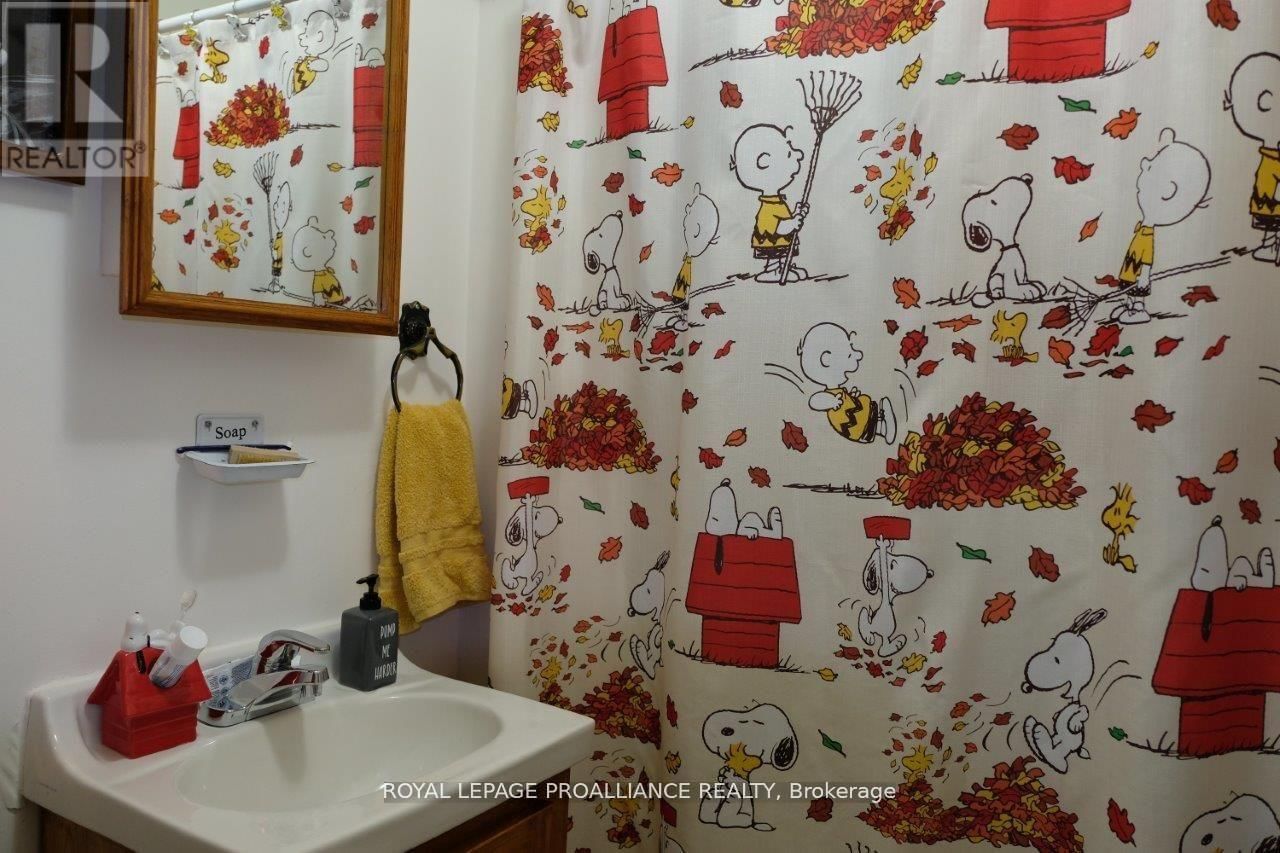 527 FRONT STREET Image 12