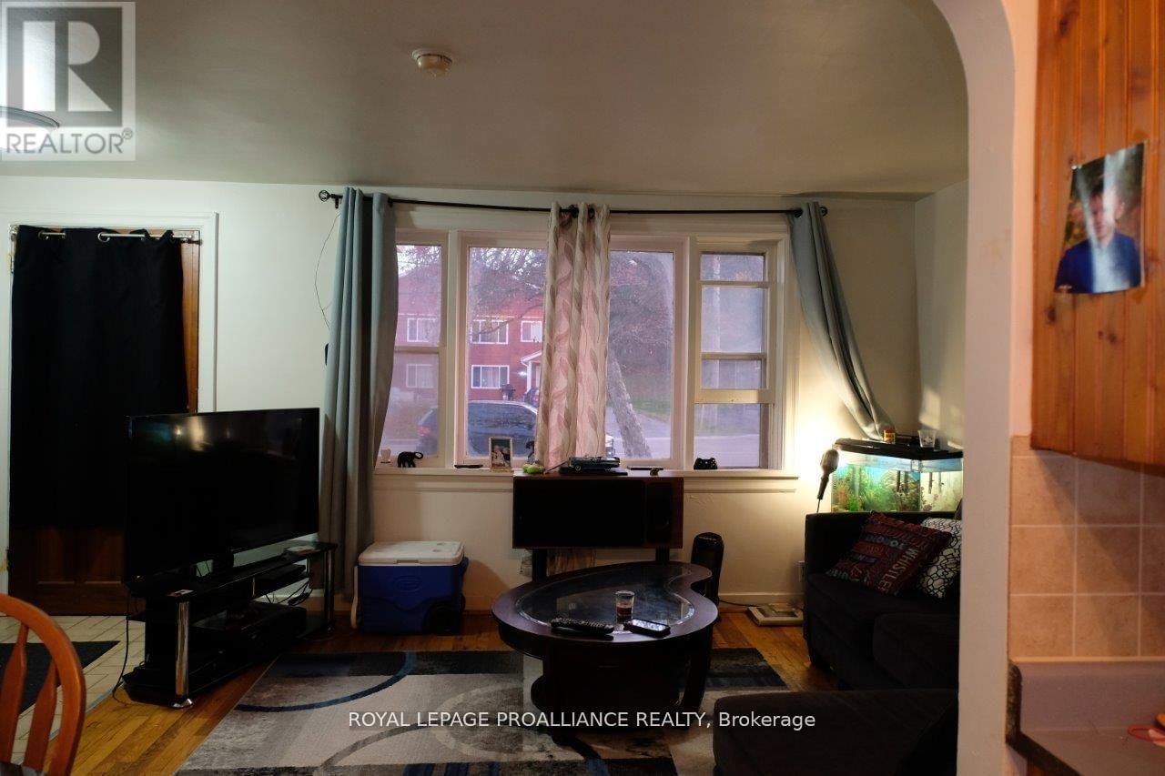 527 FRONT STREET Image 16