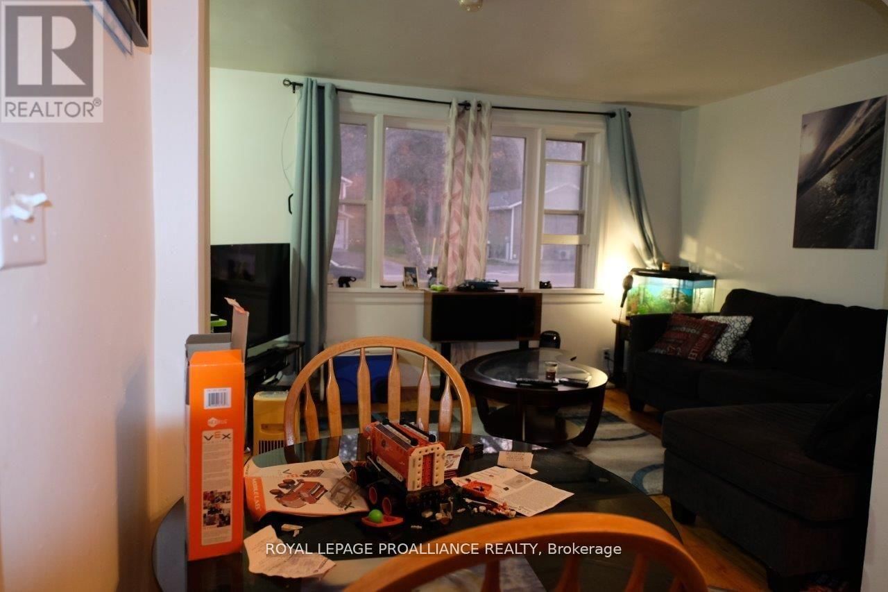 527 FRONT STREET Image 19