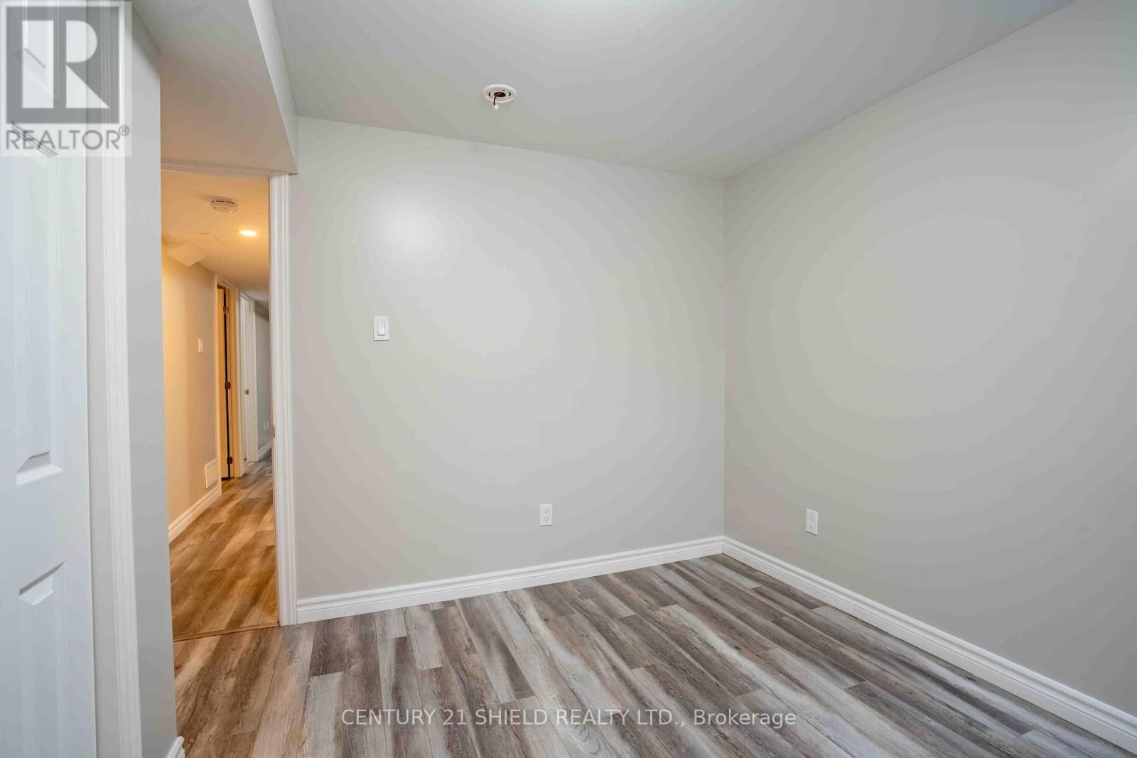 221 THIRD STREET WEST Image 15