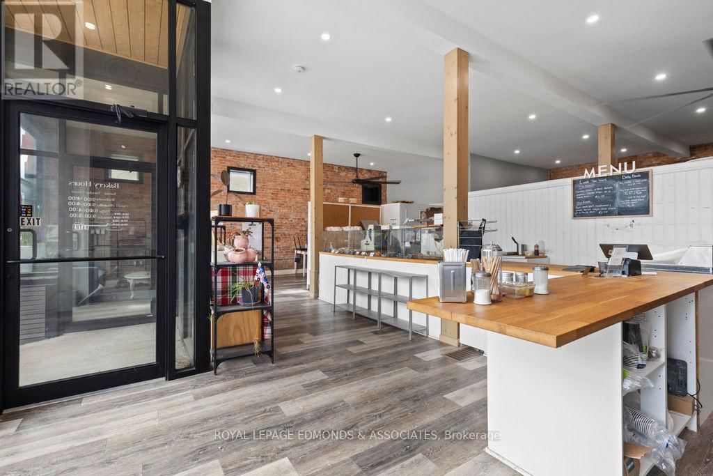 201 PEMBROKE STREET WEST Image 11