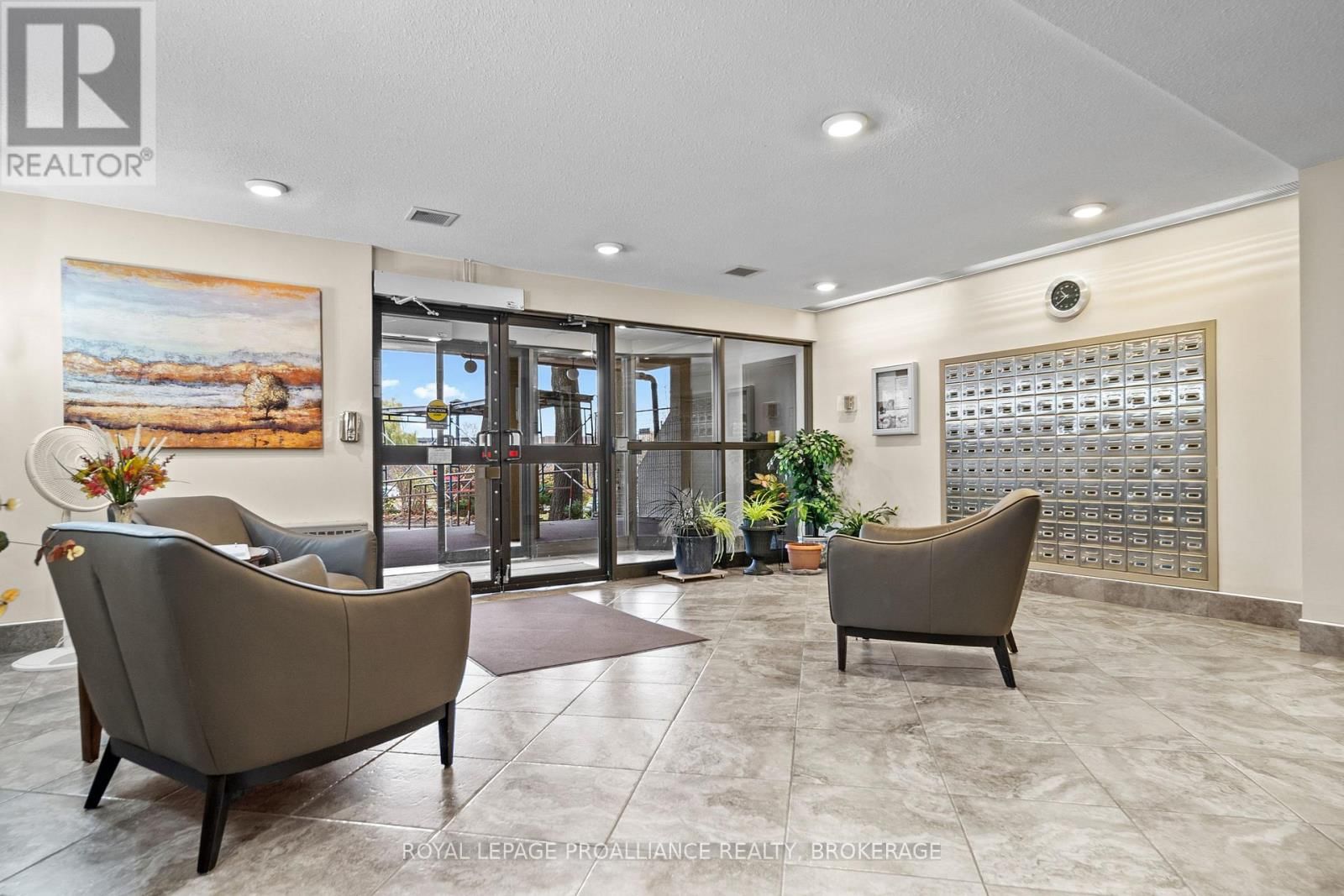 510 - 66 GREENVIEW DRIVE Image 2