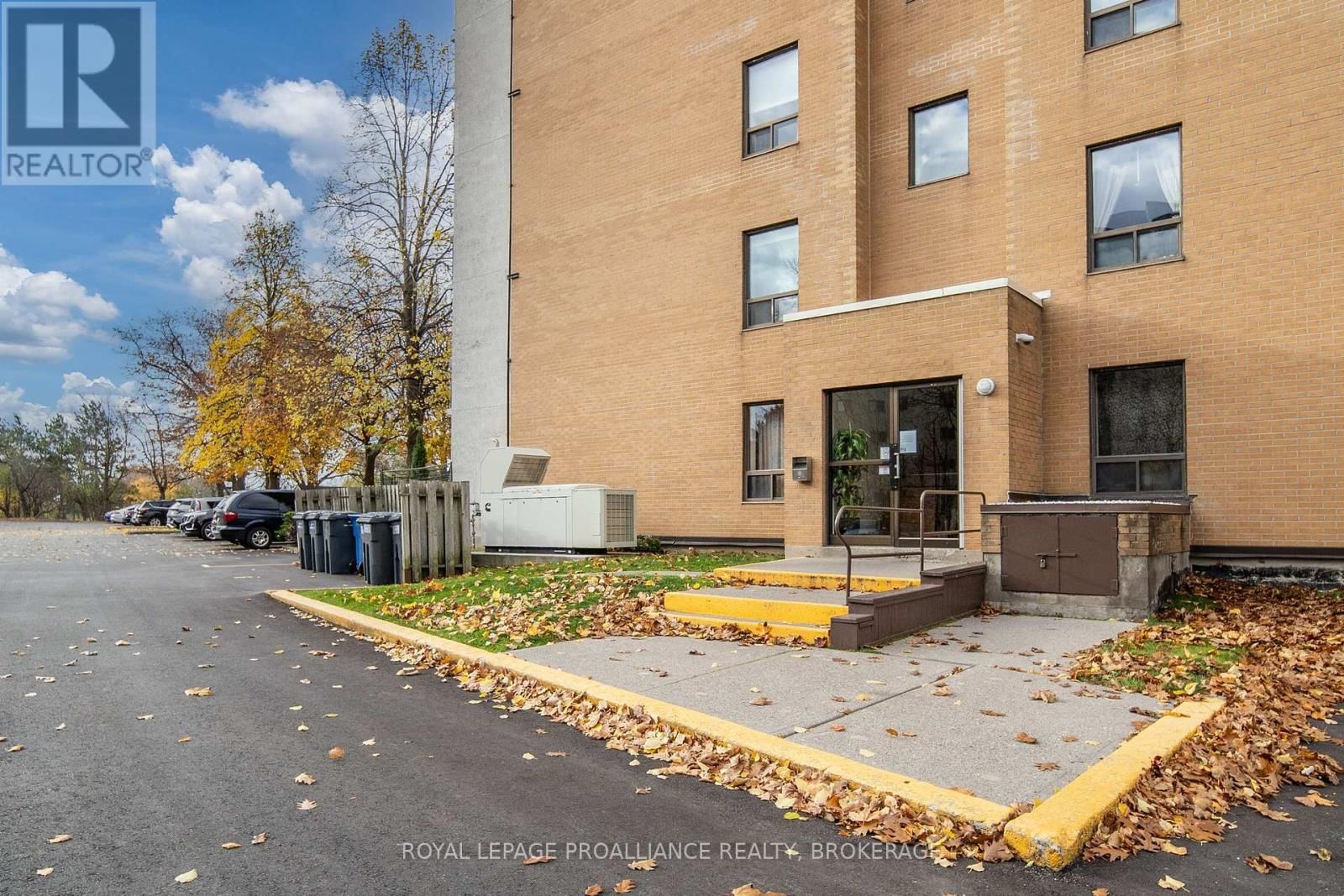 510 - 66 GREENVIEW DRIVE Image 28