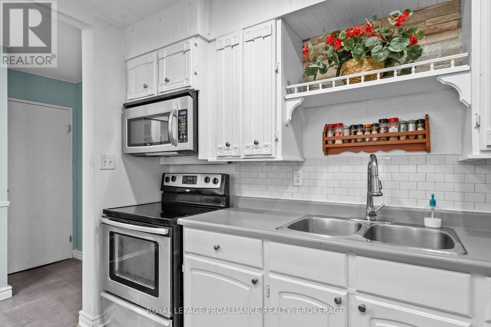 510 - 66 GREENVIEW DRIVE Image 9