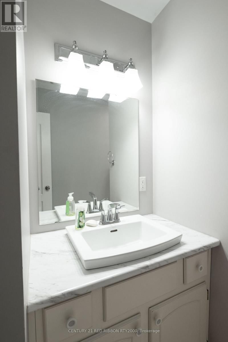 51 QUEEN STREET Image 29