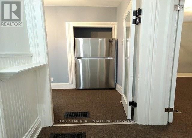 111 AINSLIE STREET NORTH Image 13