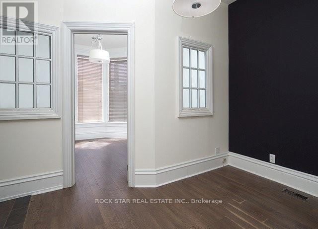 111 AINSLIE STREET NORTH Image 4