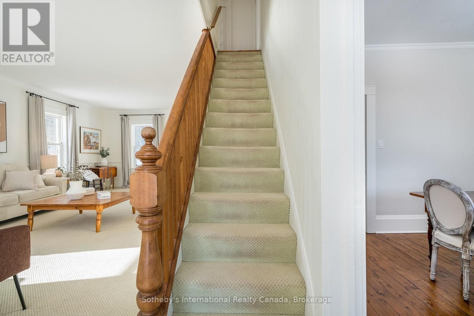 717218 1ST LINE EAST Image 22