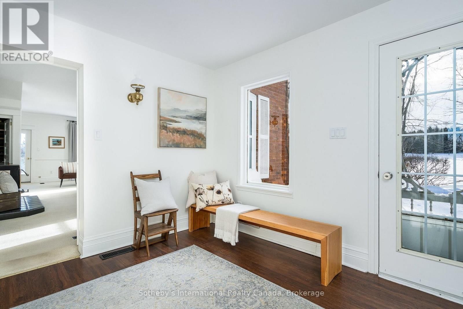 717218 1ST LINE EAST Image 6