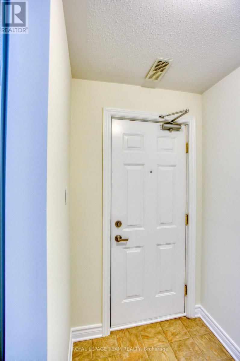 7 - 176 PASEO PRIVATE Image 3