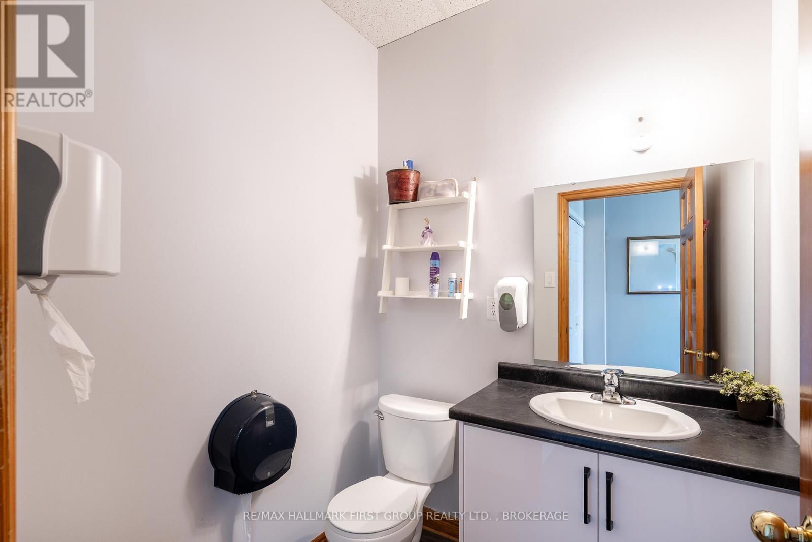 90 INDUSTRIAL BOULEVARD Image 38