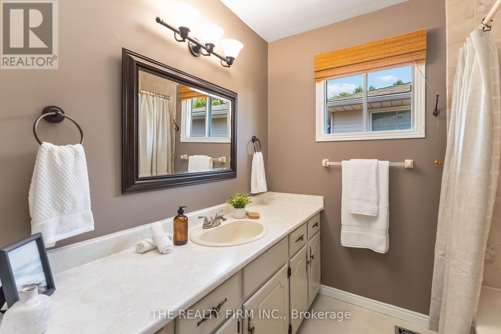 1060 GUILDWOOD BOULEVARD Image 22