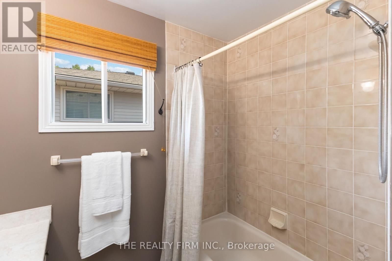 1060 GUILDWOOD BOULEVARD Image 23