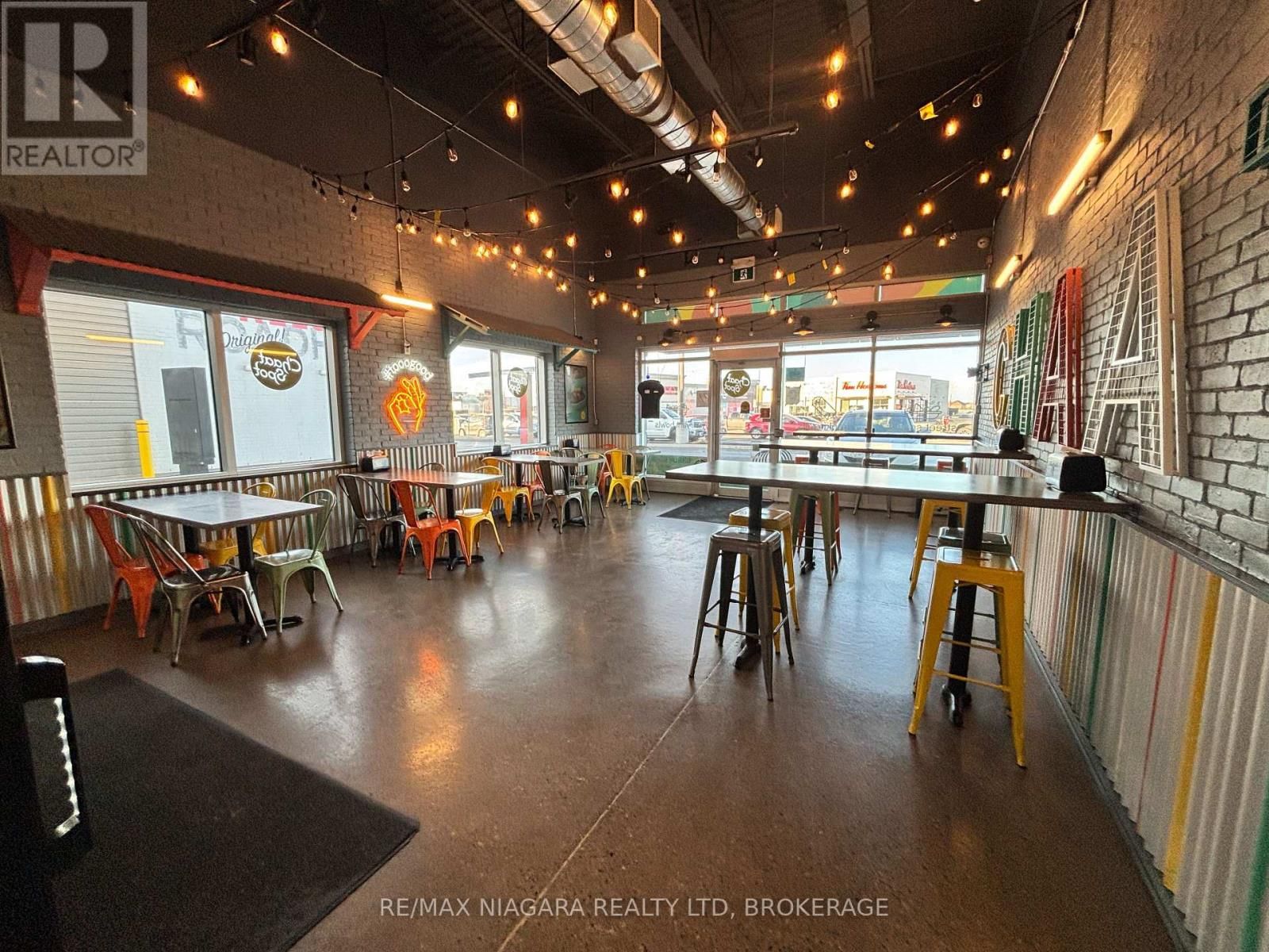 Unit #4 - 1356 SOUTH SERVICE ROAD SOUTH Image 12