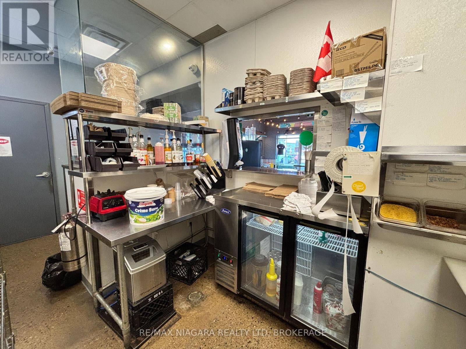 Unit #4 - 1356 SOUTH SERVICE ROAD SOUTH Image 15