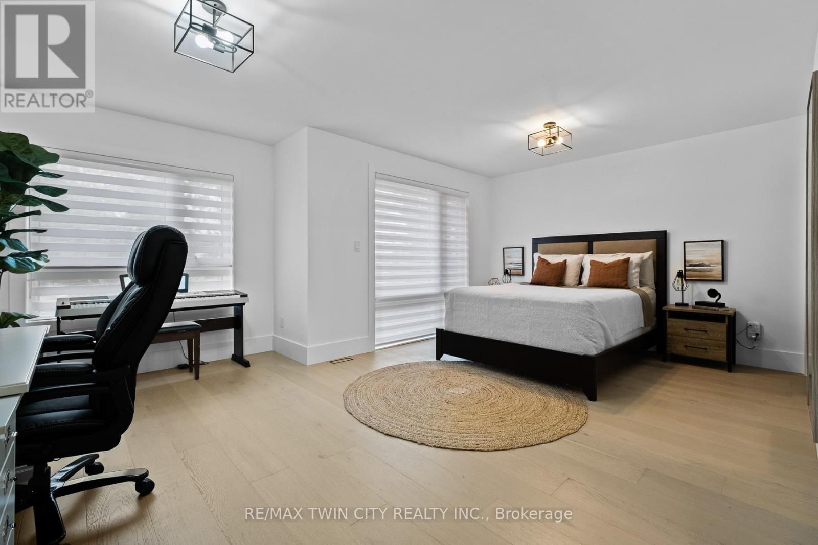 1207 QUEEN ST STREET NORTH Image 13