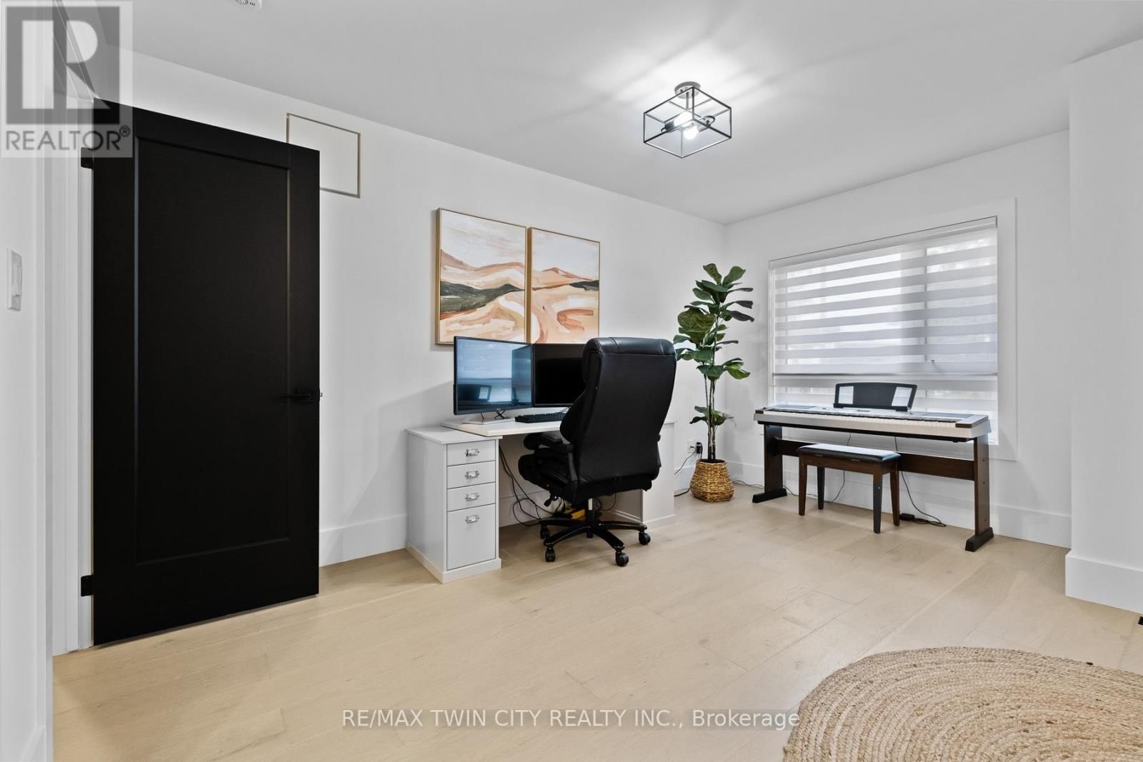 1207 QUEEN ST STREET NORTH Image 15