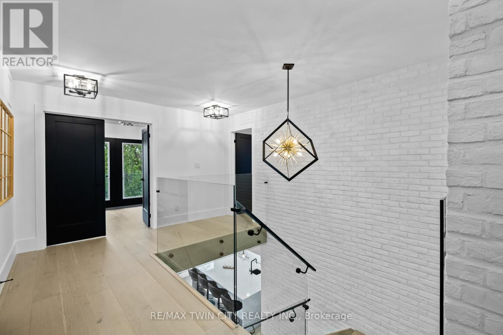 1207 QUEEN ST STREET NORTH Image 18