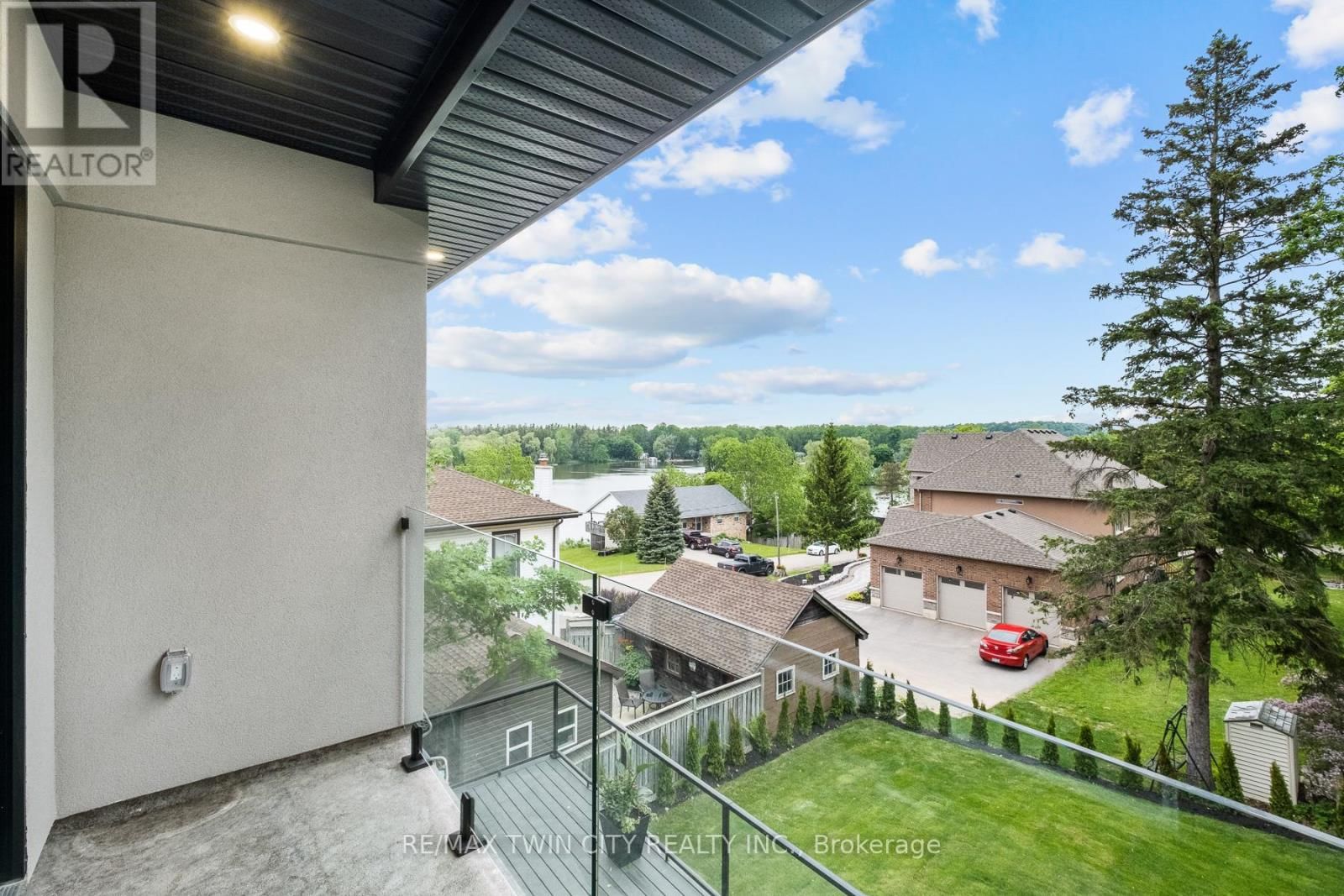 1207 QUEEN ST STREET NORTH Image 36