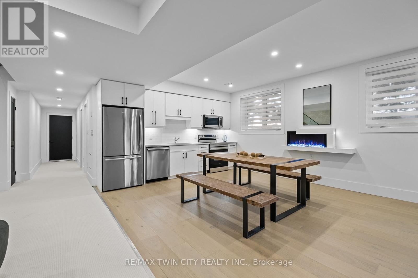 1207 QUEEN ST STREET NORTH Image 38