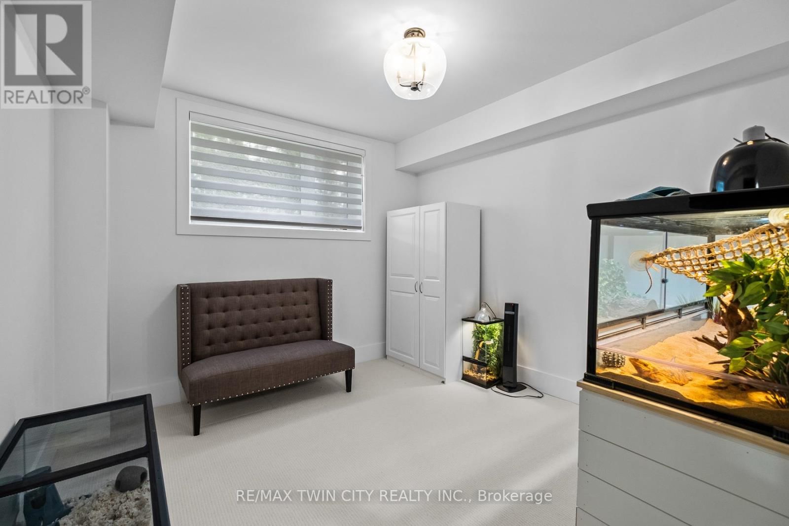 1207 QUEEN ST STREET NORTH Image 41