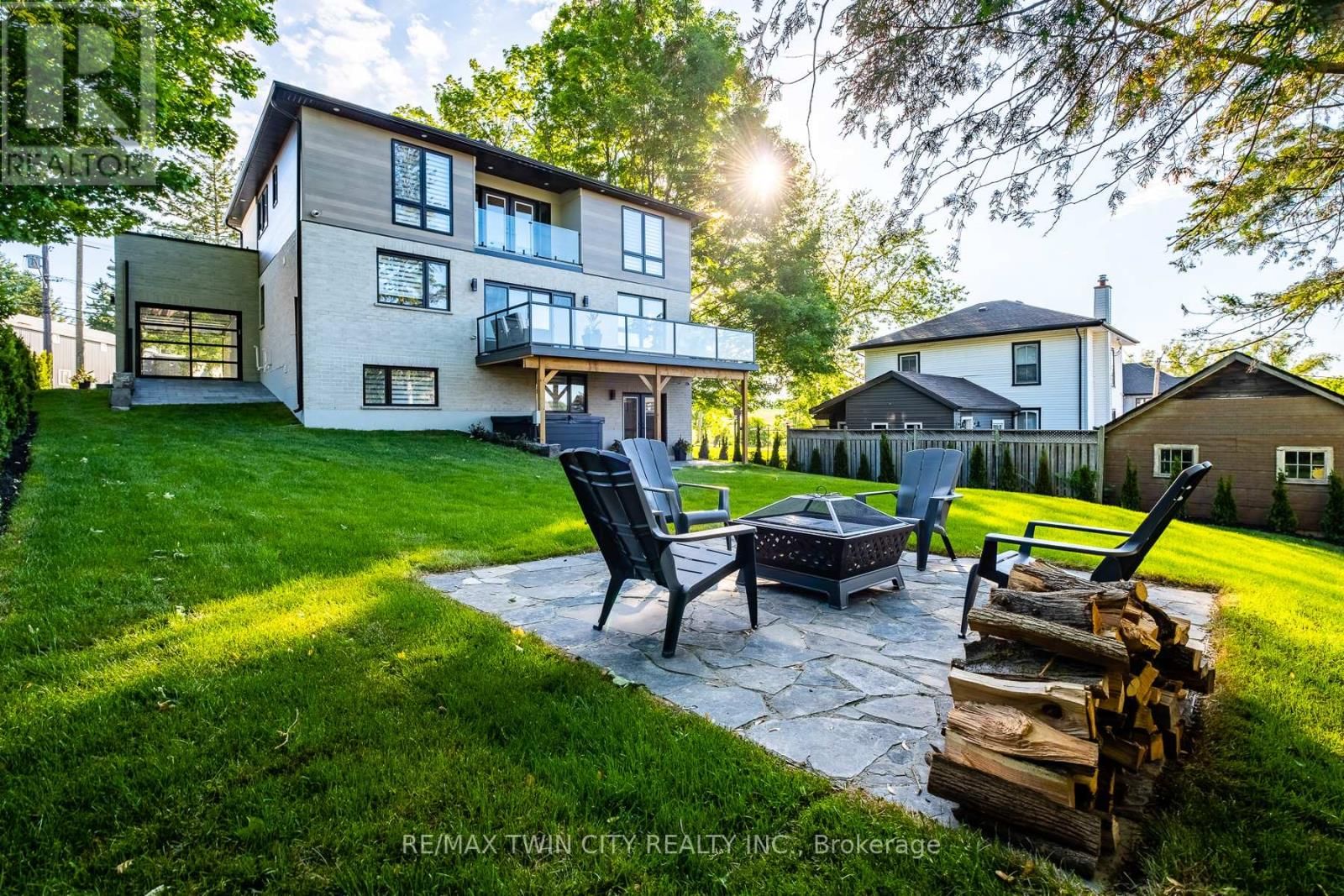 1207 QUEEN ST STREET NORTH Image 48