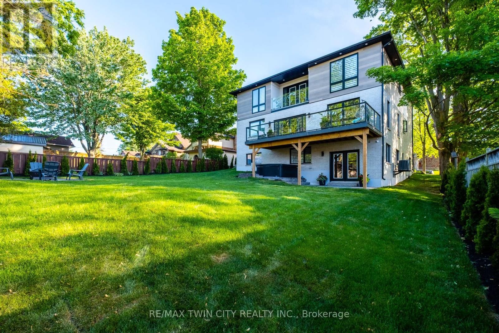 1207 QUEEN ST STREET NORTH Image 50