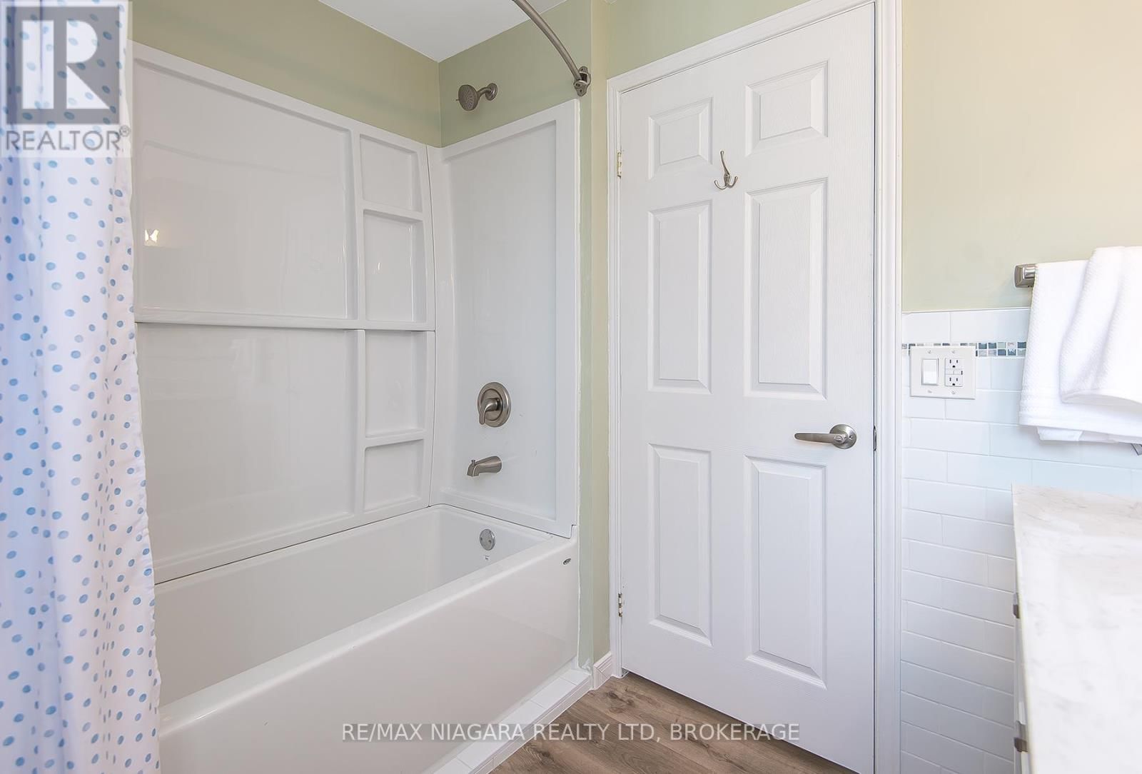 243 NORTH STREET NORTH Image 25