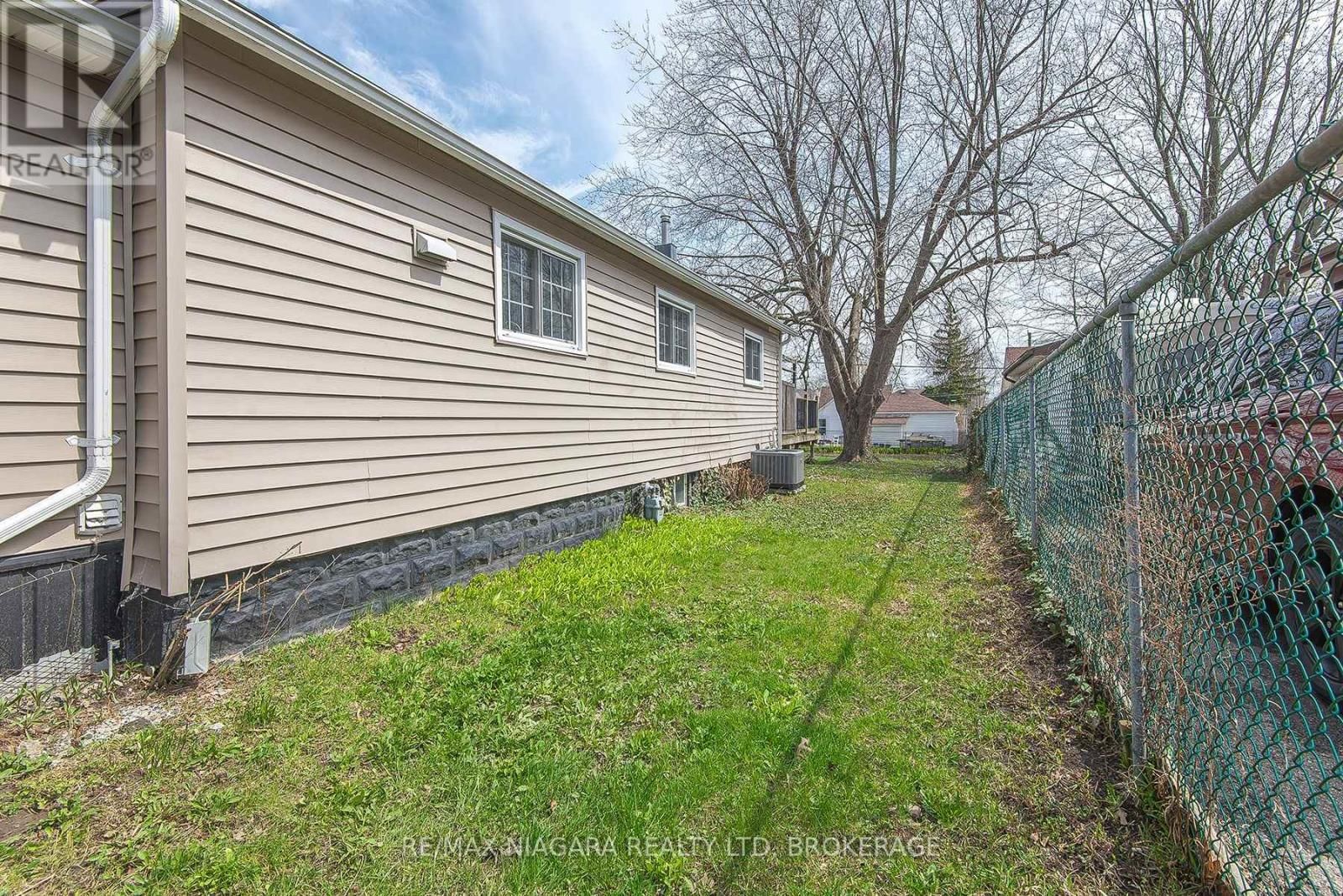 243 NORTH STREET NORTH Image 31