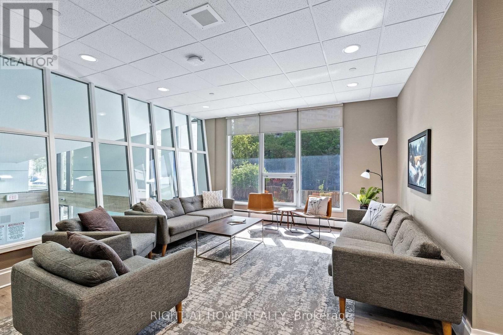 906 - 1171 AMBLESIDE DRIVE Image 31