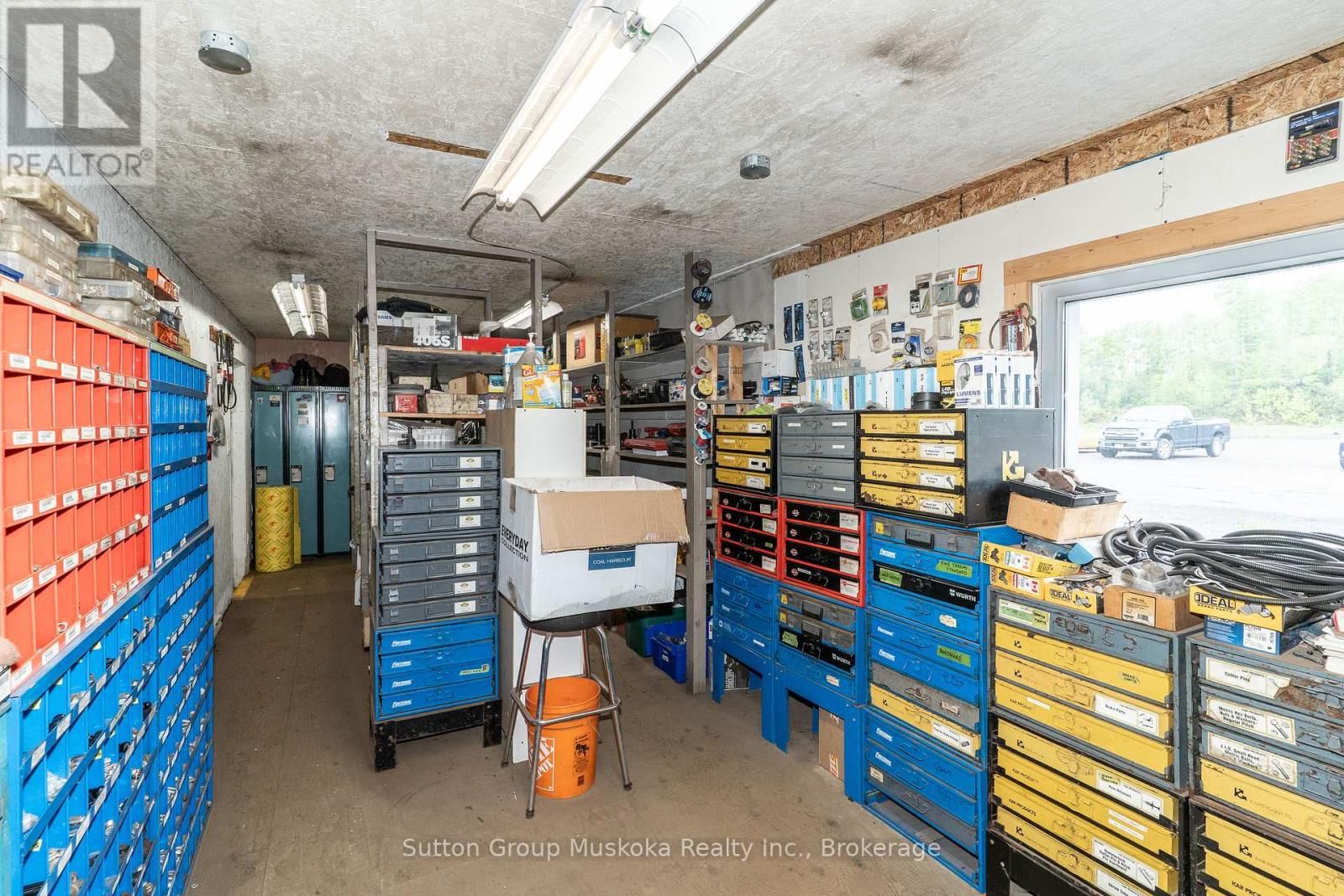 492 OLD FERGUSON ROAD EAST Image 18