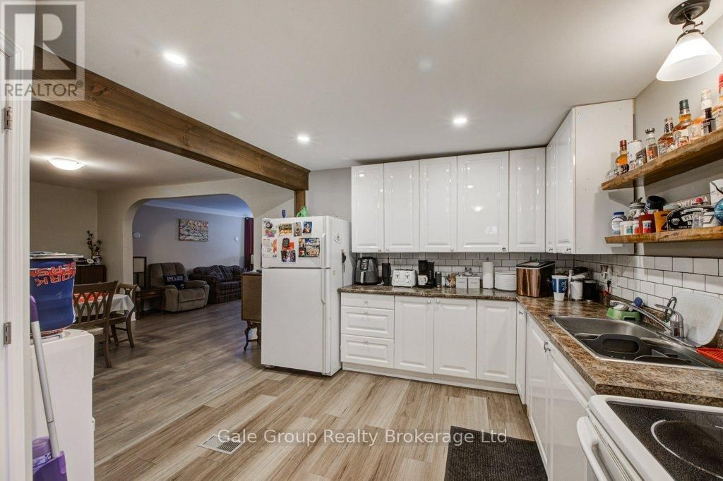 20 TEEPLE STREET Image 32