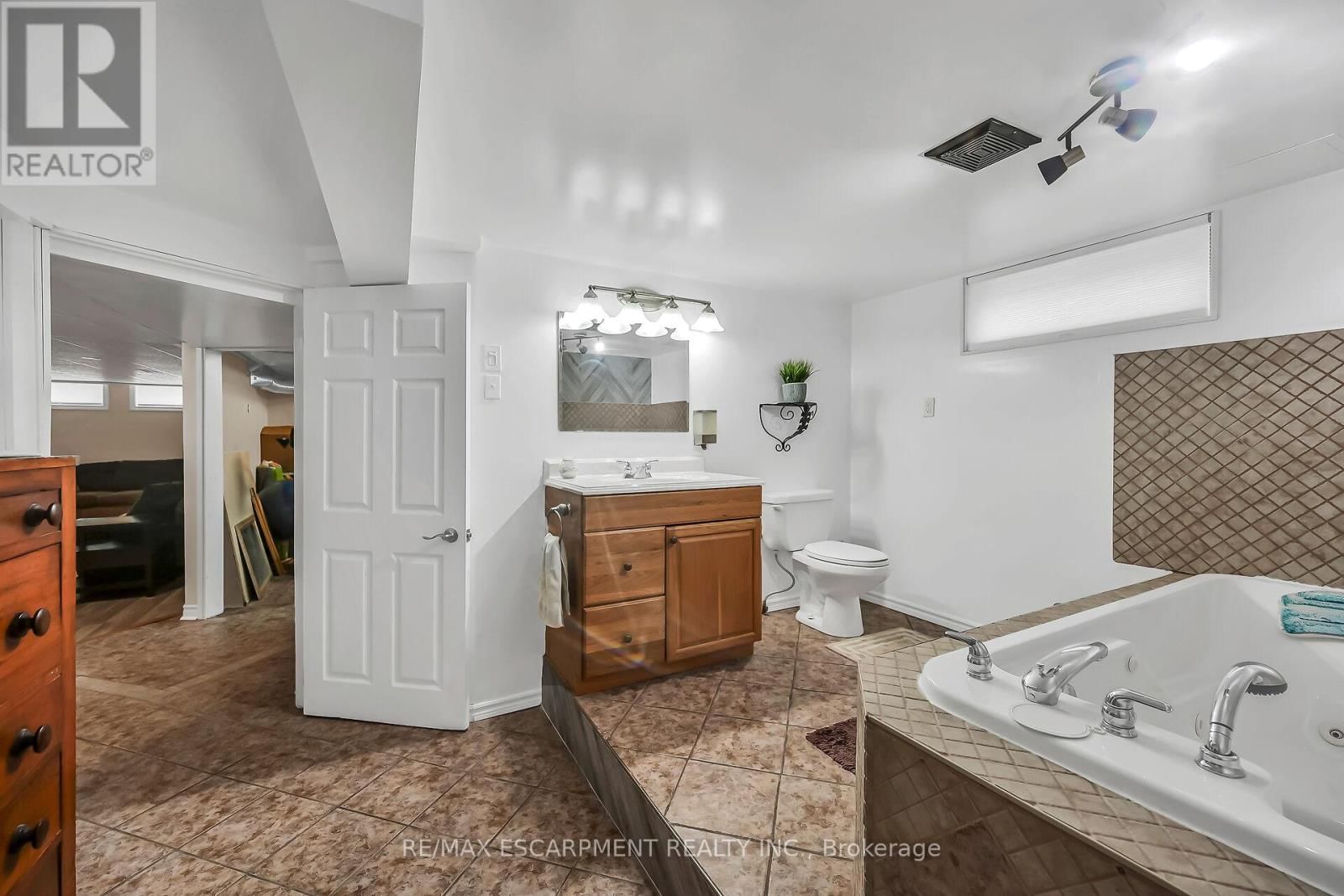 4 CLIFFORD STREET Image 35