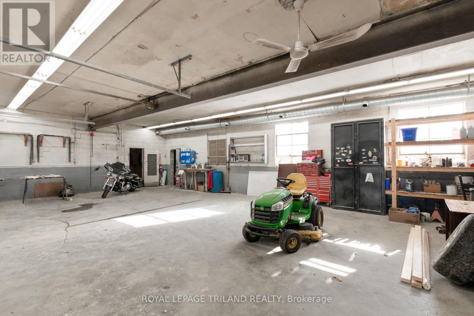 9664 BELMONT ROAD Image 42