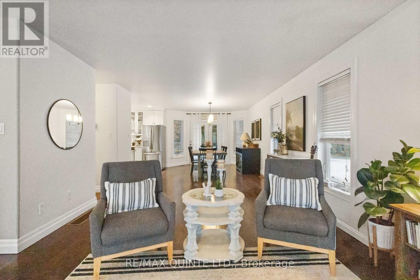 40 CHARLES COURT Image 11