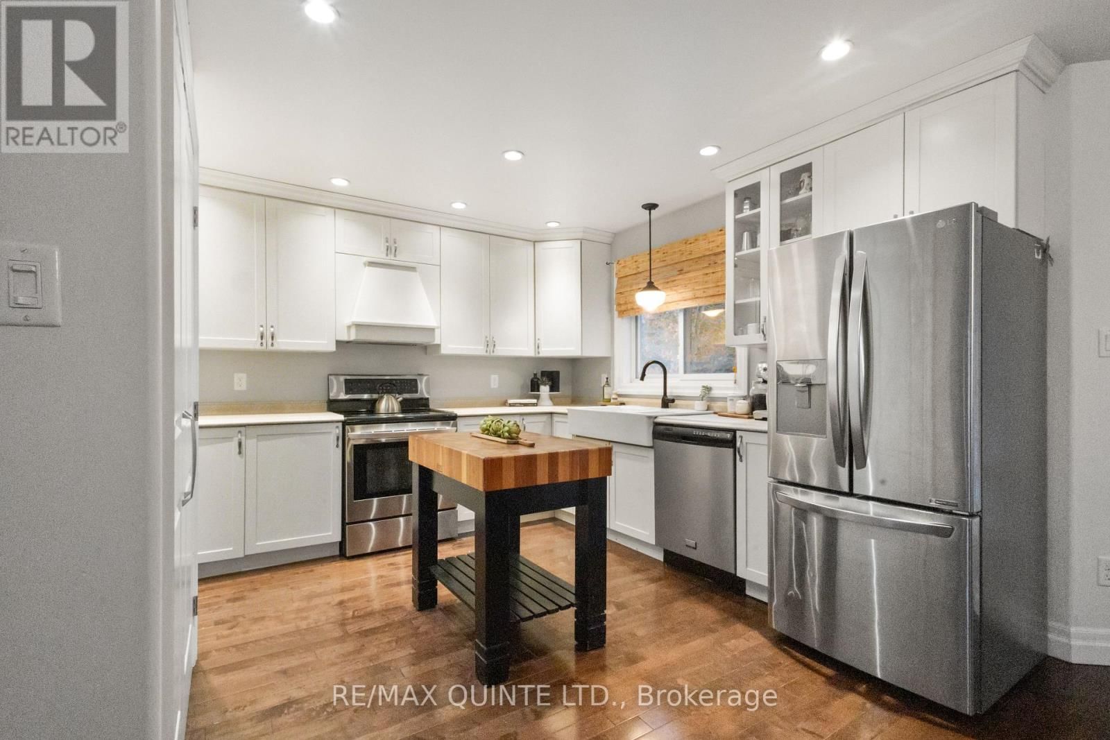 40 CHARLES COURT Image 17