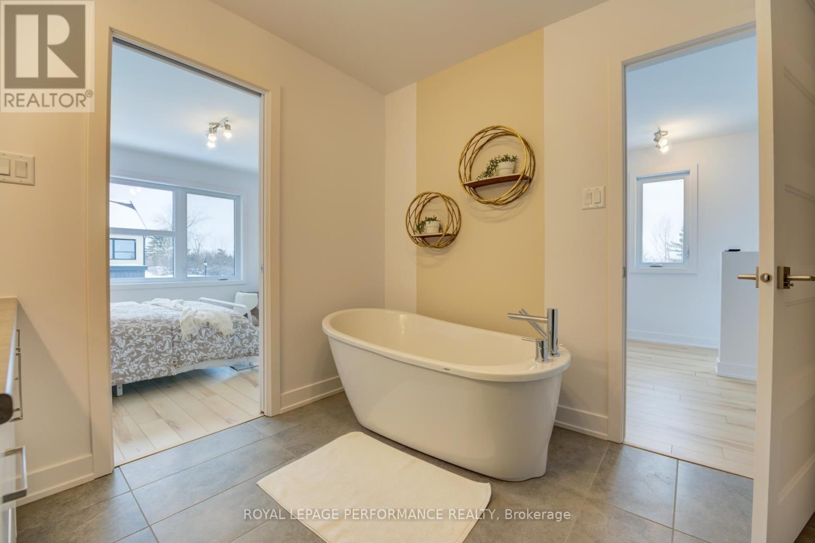 TH-152C CYPRESS STREET Image 18