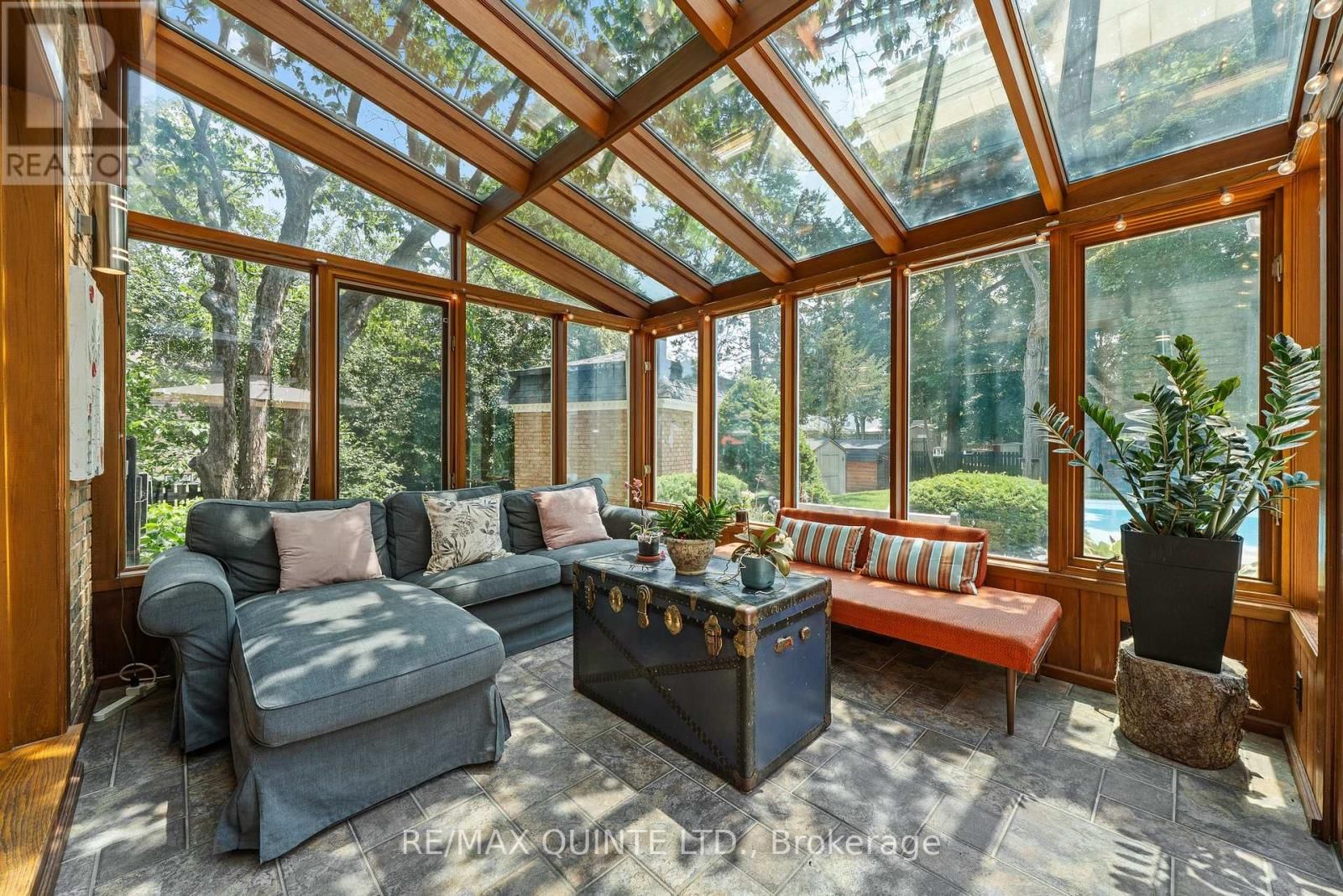 22 FOREST HILL CRESCENT Image 20