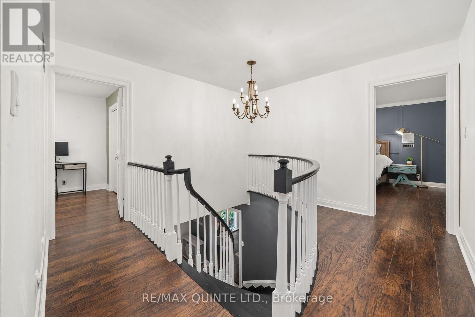 22 FOREST HILL CRESCENT Image 22