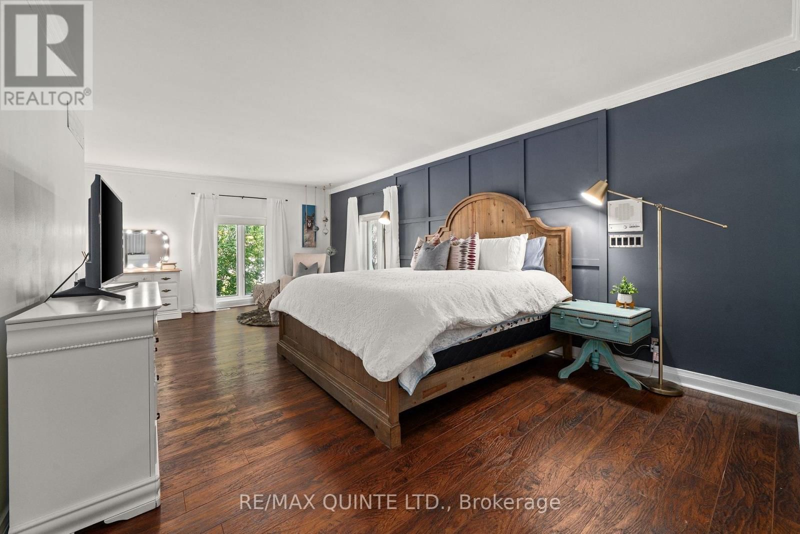 22 FOREST HILL CRESCENT Image 23