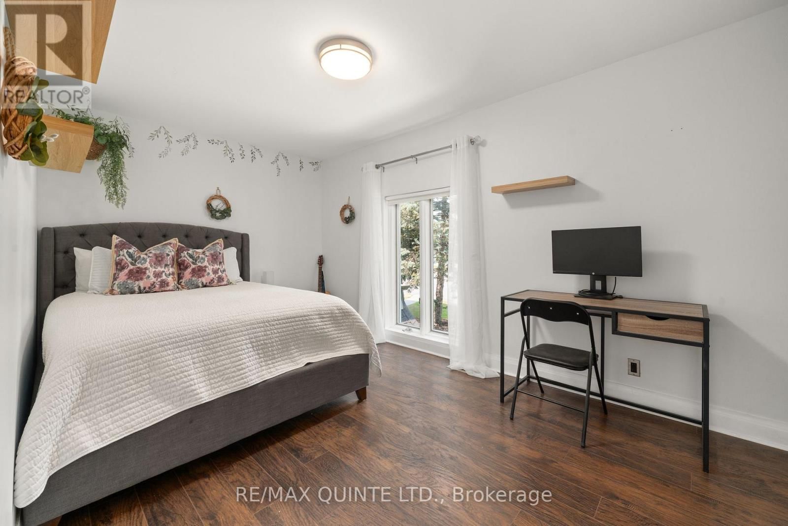 22 FOREST HILL CRESCENT Image 29