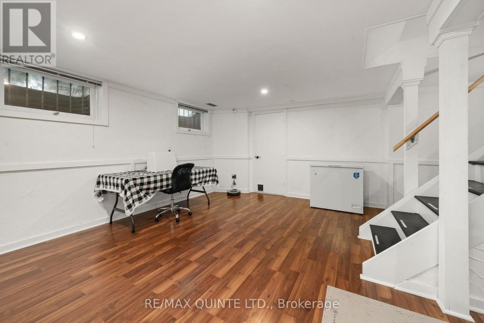 22 FOREST HILL CRESCENT Image 35